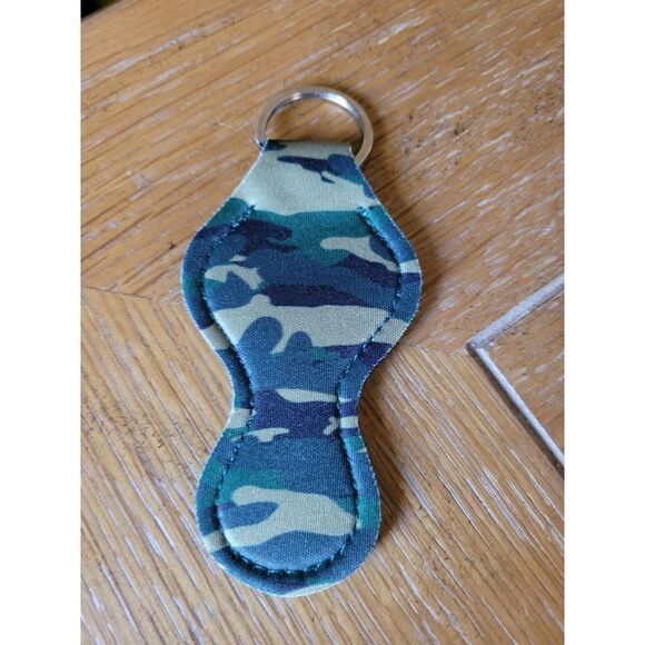 NEW Green Camoflauge Neoprene Chapstick Holder Key Chain and chapstick - Picture 2 of 3